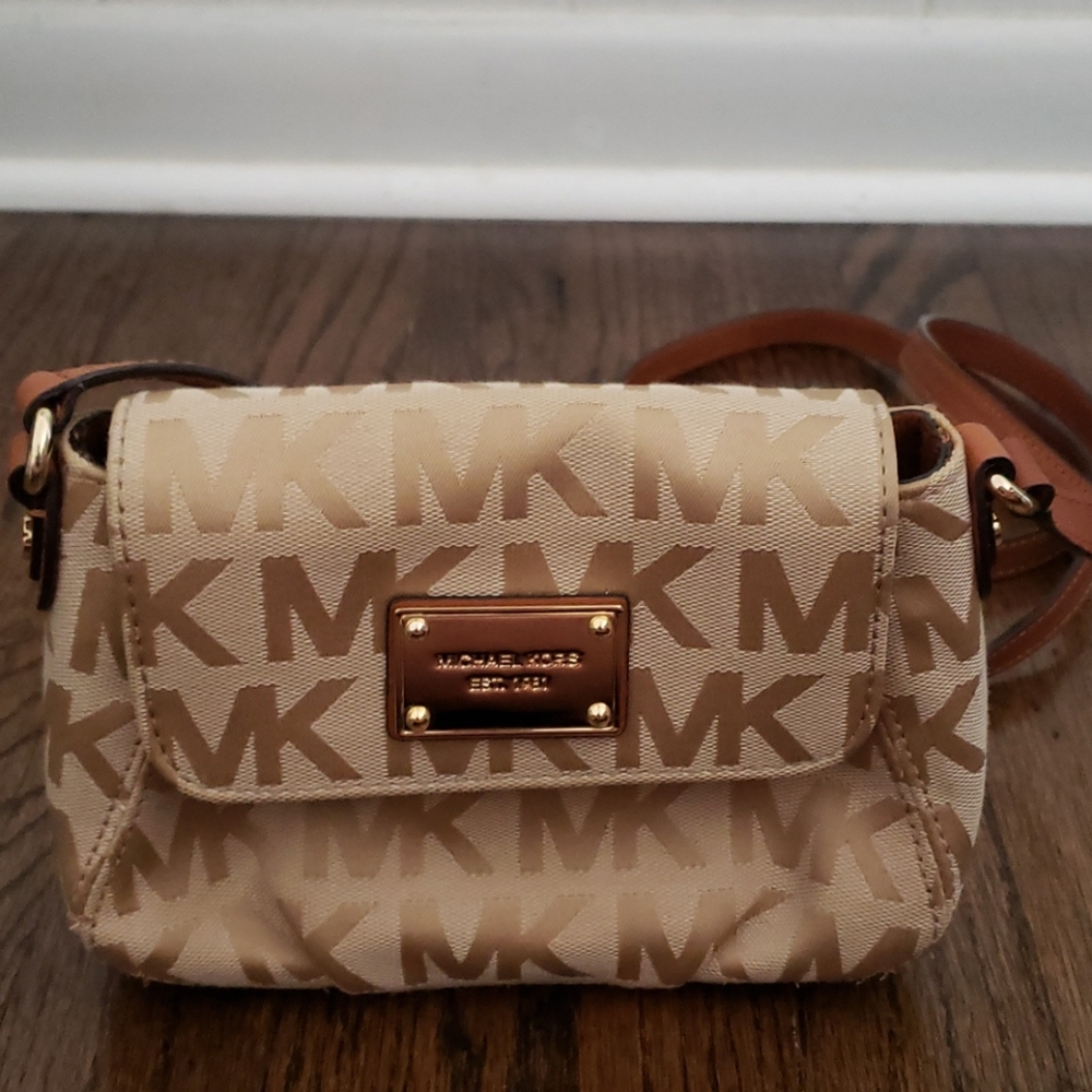 Michael Kors Crossbody